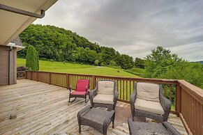 Classy Home w/ Hot Tub + Mt. Jefferson Views!