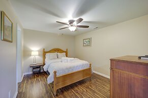 Classy Home w/ Hot Tub + Mt. Jefferson Views!