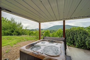Classy Home w/ Hot Tub + Mt. Jefferson Views!