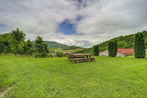 Classy Home w/ Hot Tub + Mt. Jefferson Views!