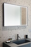 Lisetta Gardens Boutique