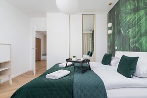 Grzegorzki Park Apartment by Renters