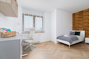 Grzegorzki Park Apartment by Renters