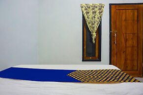 SPOT ON 92154 Nusasari Guest House