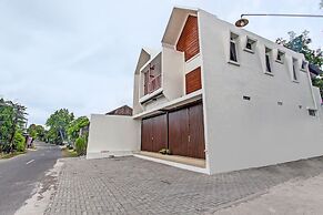 Super OYO 91816 Griya Putih