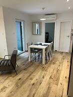 A3 apt With Balcony and sea View, 3 min to Beach