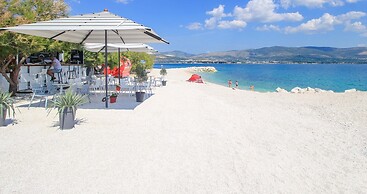 A3 apt With Balcony and sea View, 3 min to Beach