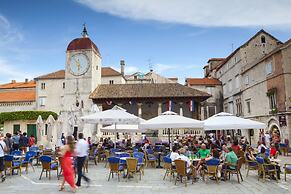 A3 apt With Balcony and sea View, 3 min to Beach