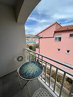 A3 apt With Balcony and sea View, 3 min to Beach
