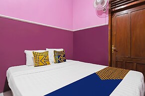 SPOT ON 91911 Rejeki Homestay Syariah Malioboro