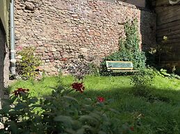 Pristine 1Br Apt in City Center