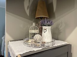 Pristine 1Br Apt in City Center