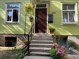 Pristine 1Br Apt in City Center