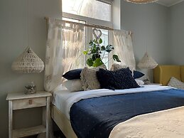 Pristine 1Br Apt in City Center