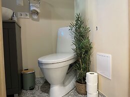 Pristine 1Br Apt in City Center