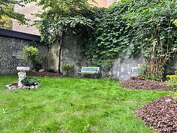 Pristine 1Br Apt in City Center