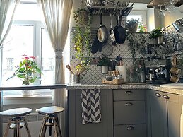 Pristine 1Br Apt in City Center