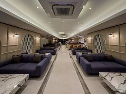 Quality Gold Suit Hotel