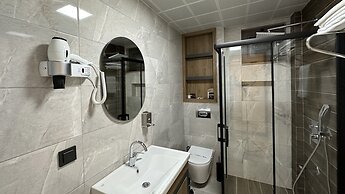 Quality Gold Suit Hotel