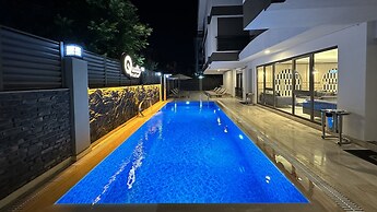 Quality Gold Suit Hotel