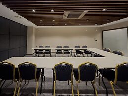 Quality Gold Suit Hotel