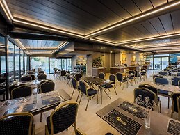 Quality Gold Suit Hotel