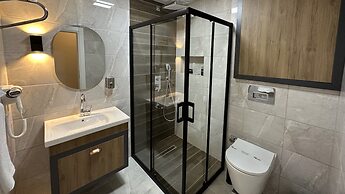 Quality Gold Suit Hotel