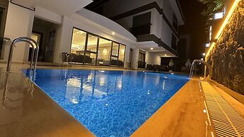 Quality Gold Suit Hotel