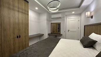 Quality Gold Suit Hotel