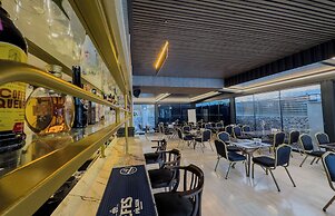 Quality Gold Suit Hotel