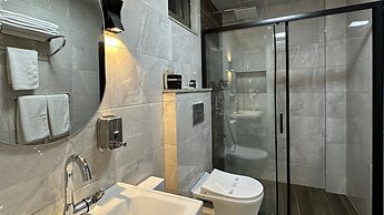 Quality Gold Suit Hotel