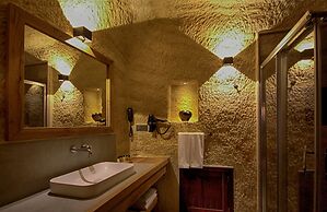 1811 Cave Hotel