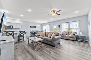 Endless Summer 3 Bedroom Condo by RedAwning