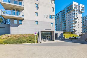 Gdańsk Zaspa Apartment by Renters