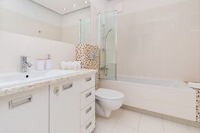 Gdańsk Zaspa Apartment by Renters