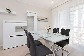 Gdańsk Zaspa Apartment by Renters