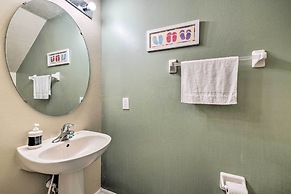 Spacious Family Home w/ Spa in Davenport!