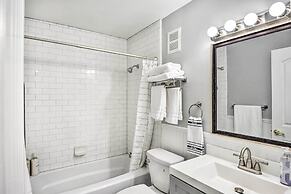 Airy Oceanfront Condo: Steps to Daytona Beach