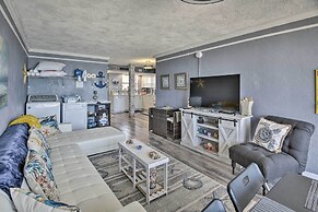Walk to Ocean: Bright Daytona Beach Condo!