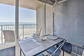 Walk to Ocean: Bright Daytona Beach Condo!