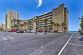 Walk to Ocean: Bright Daytona Beach Condo!