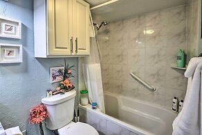 Walk to Ocean: Bright Daytona Beach Condo!