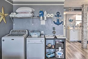 Walk to Ocean: Bright Daytona Beach Condo!