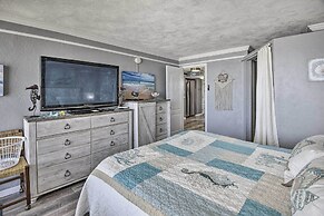 Walk to Ocean: Bright Daytona Beach Condo!