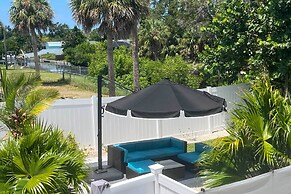 Bayfront Paradise w/ Heated Pool & Balcony!