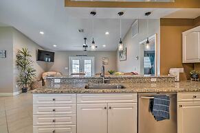 Pool & Outdoor Bar: Cape Coral Home