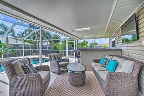 Pool & Outdoor Bar: Cape Coral Home
