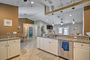 Pool & Outdoor Bar: Cape Coral Home