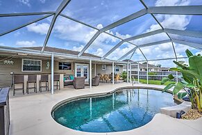 Pool & Outdoor Bar: Cape Coral Home