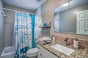 Pool & Outdoor Bar: Cape Coral Home